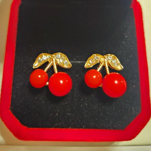 Vintage Look Earrings Red Cherry Crystal Leaf Stud for Women Red Velvet Gift Box - Picture 6 of 8